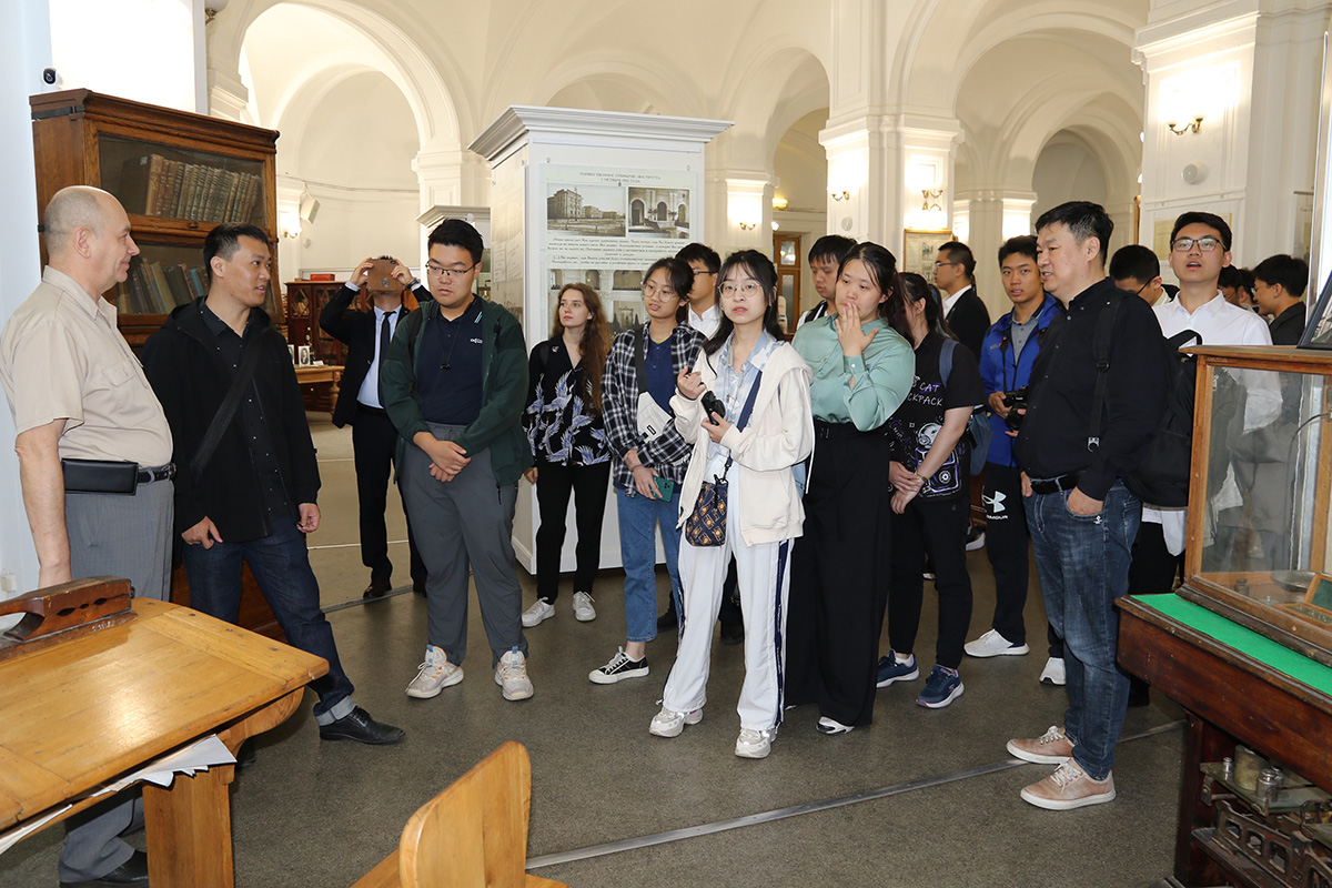 Посещение музея истории СПБПУ 