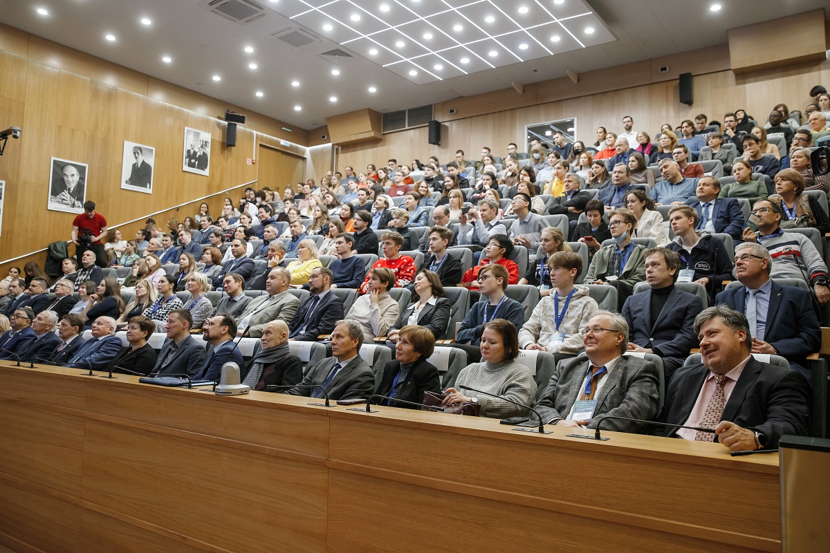 Участники IV Международного форума «Передовые цифровые и производственные технологии» Участники IV Международного форума «Передовые цифровые и производственные технологии»
