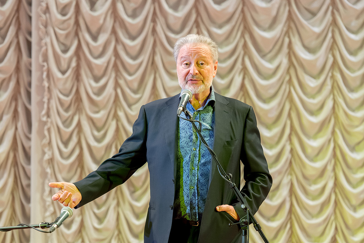 В Белом зале выступил известный актёр театра и кино Вениамин Смехов 