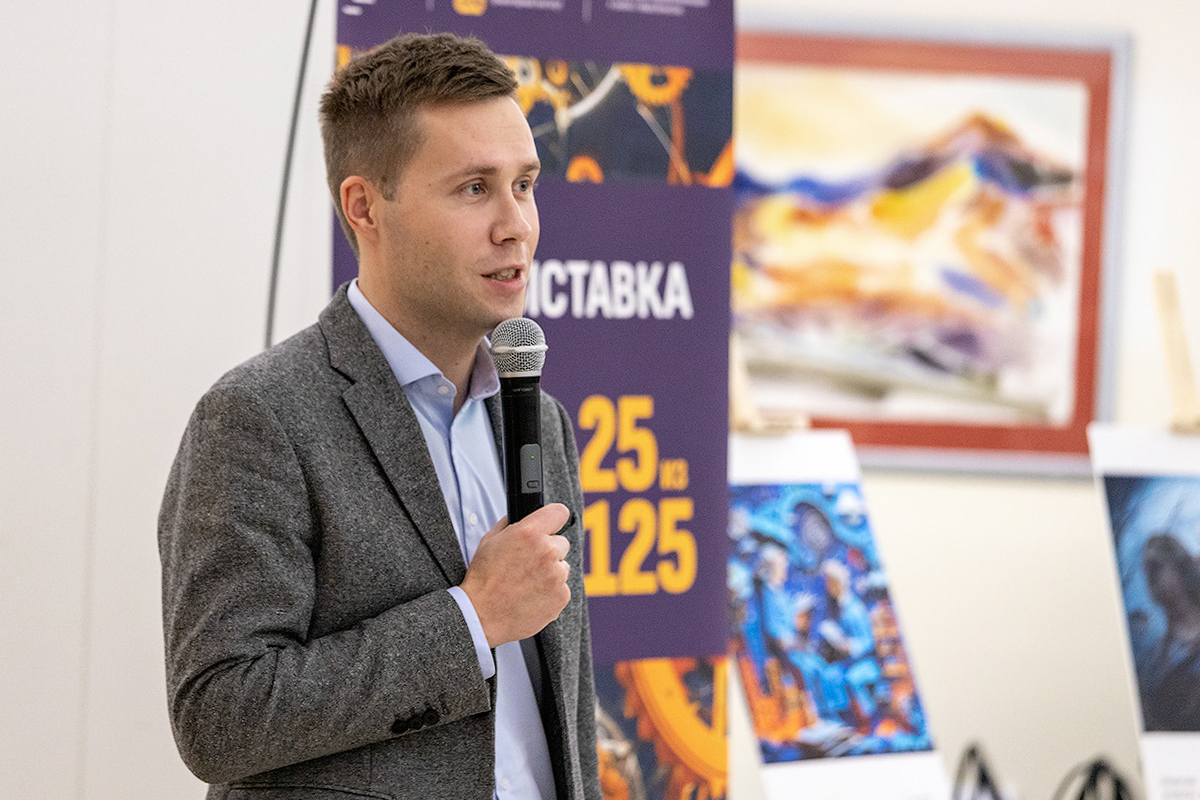Проректор по молодёжной политике и коммуникативным технологиям СПбПУ Максим Пашоликов