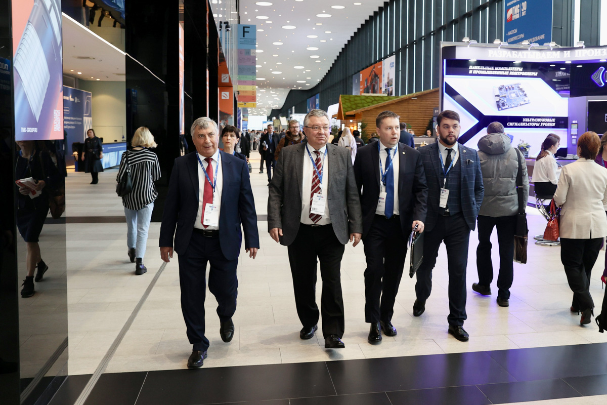 Делегация СПбПУ на форуме 