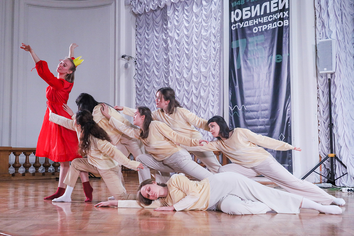 Молодые бойцы демонстрировали творческие способности 