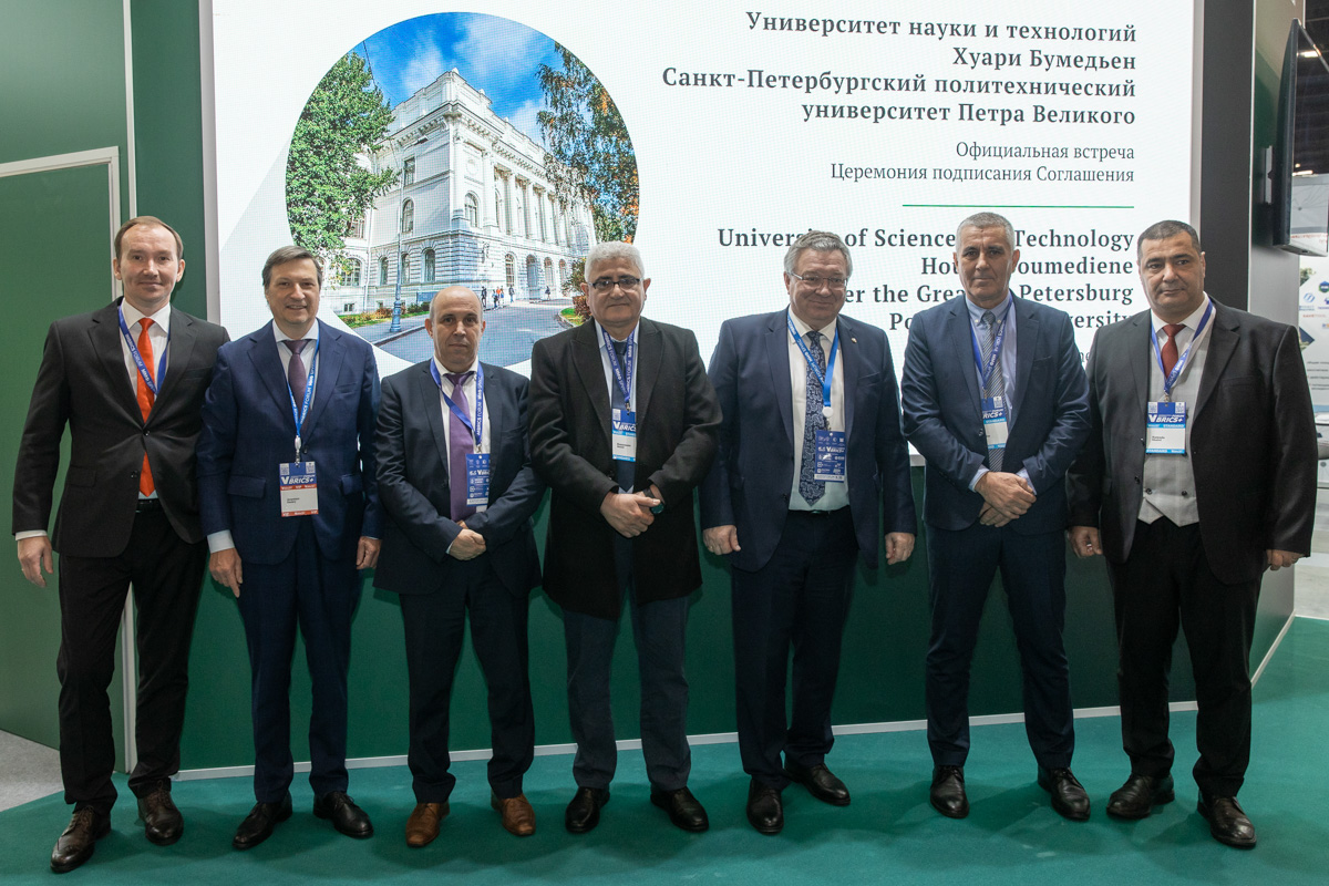 Делегация УНТ Хуари Бемедьен Делегация УНТ Хуари Бемедьен