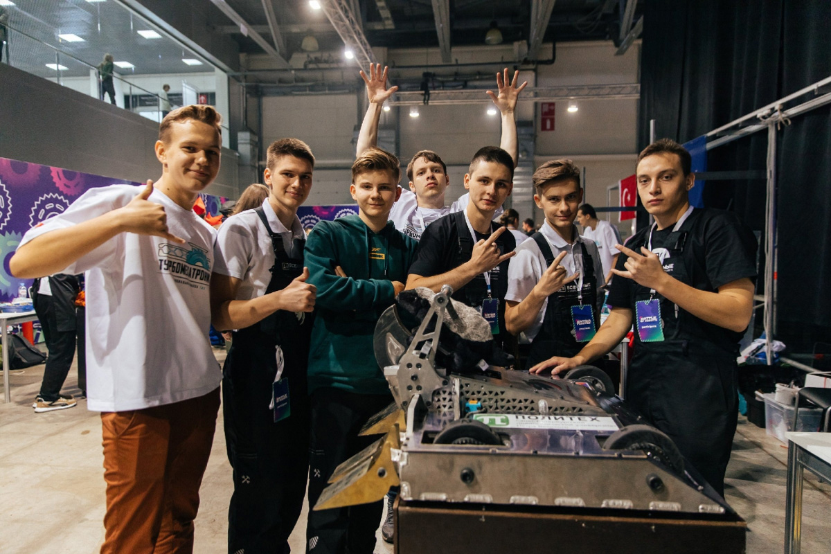 «Всеядные» примут участие в полуфинале международного чемпионата «Битва роботов» 