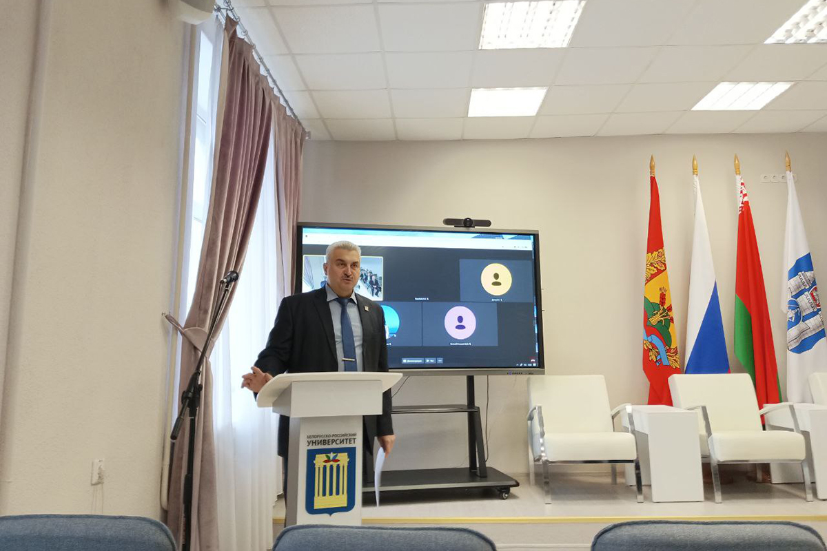 Проректор по научной работе БРУ профессор Виктор Пашкевич Проректор по научной работе БРУ профессор Виктор Пашкевич