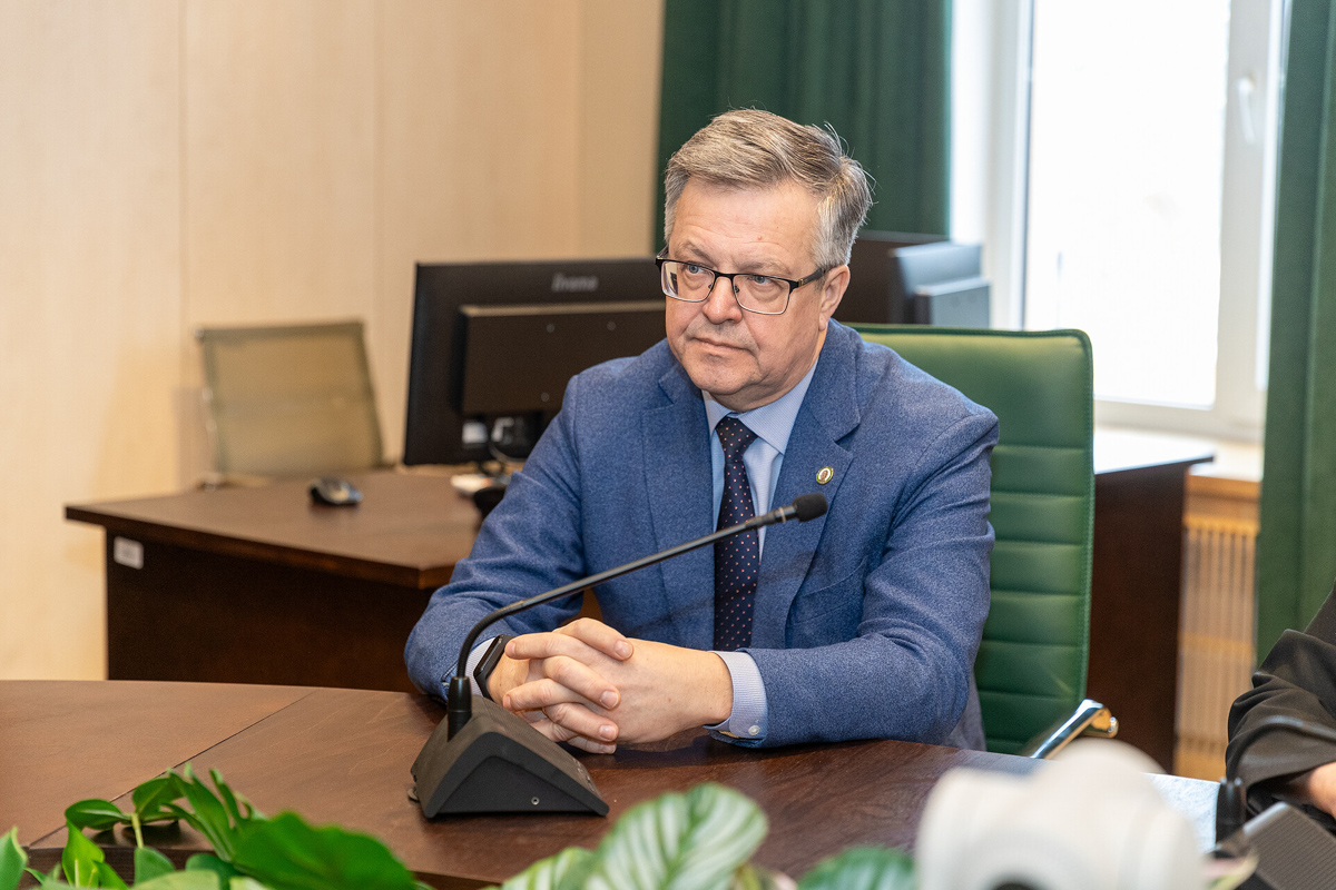 Директор Института промышленного менеджмента, экономики и торговли Владимир Щепинин 