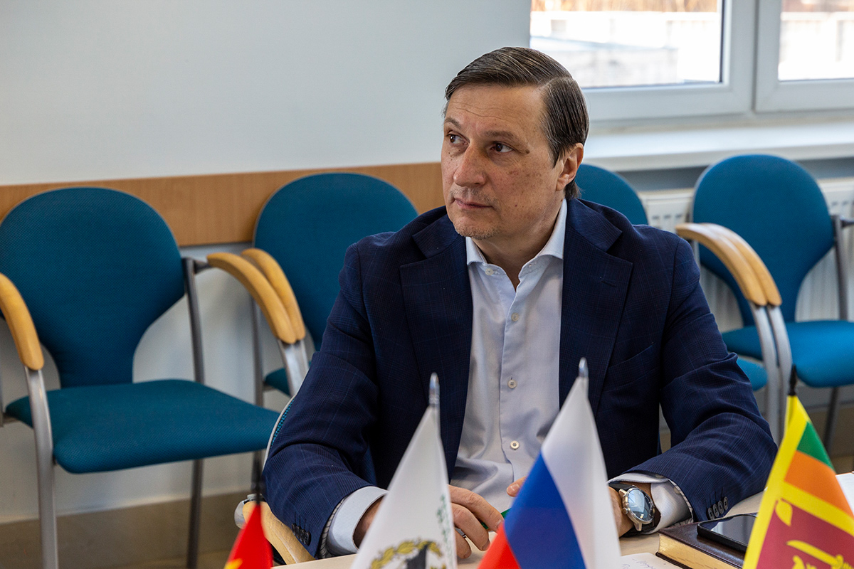 Дмитрий Арсеньев приветствовал будущих абитуриентов Дмитрий Арсеньев приветствовал будущих абитуриентов