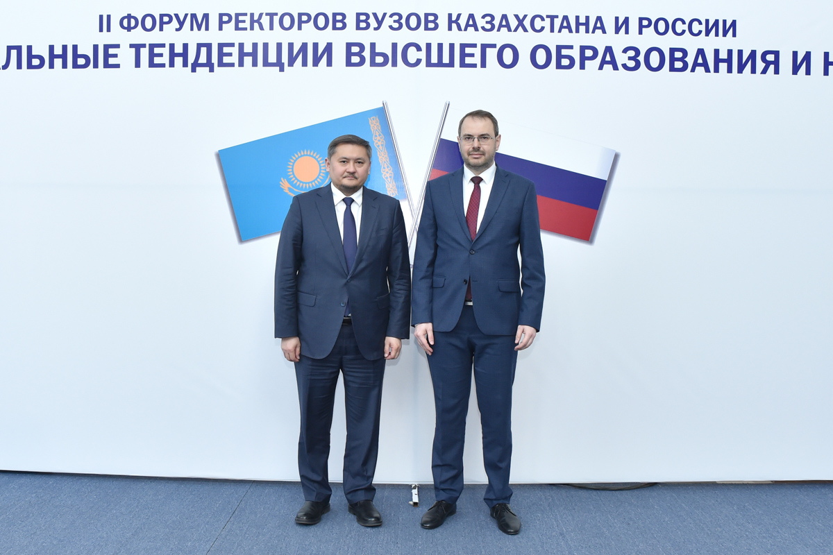 Министр науки и высшего образования Республики Казахстан Саясат Нурбек и заместитель министра науки и высшего образования РФ Константин Могилевский Министр науки и высшего образования Республики Казахстан Саясат Нурбек и заместитель министра науки и высшего образования РФ Константин Могилевский