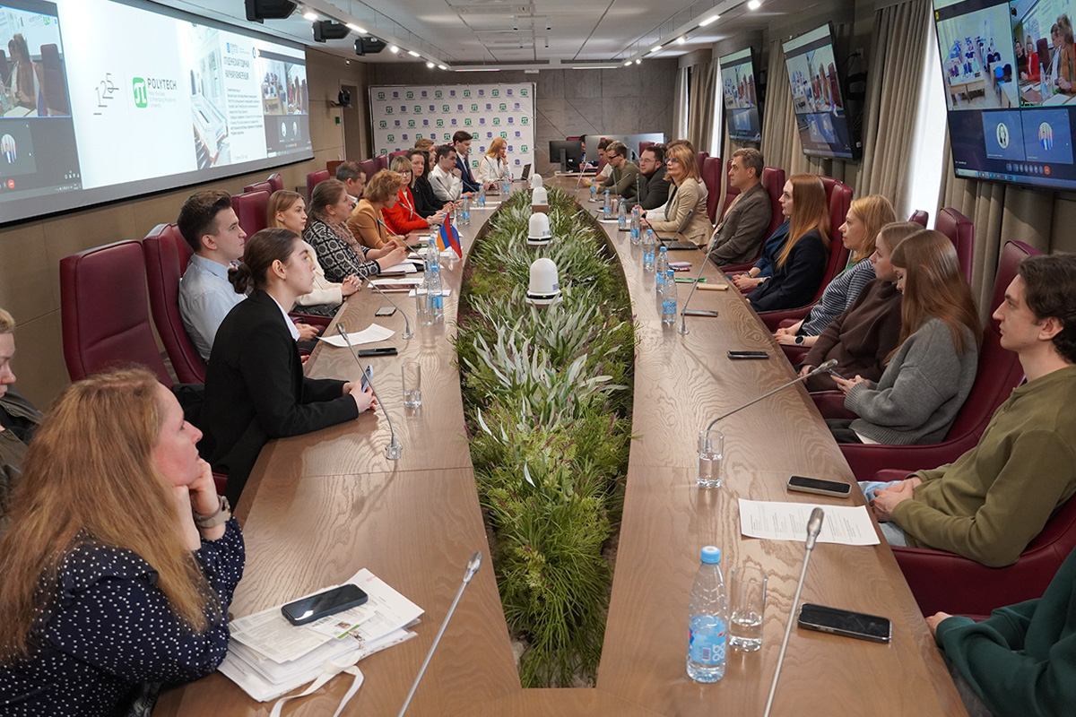 Совместная секция ВШПМ и кафедры управления и бизнеса РАУ 