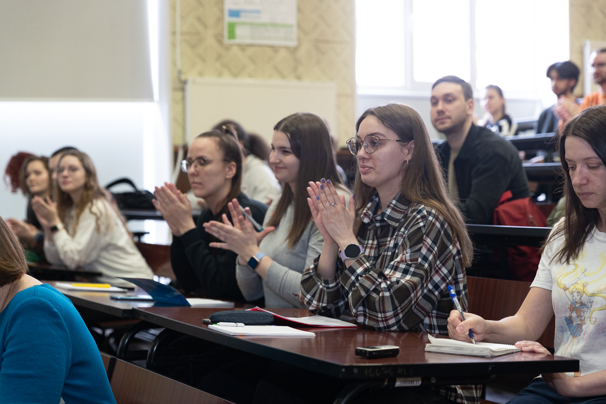 Молодые учёные и студенты обменялись опытом Молодые учёные и студенты обменялись опытом