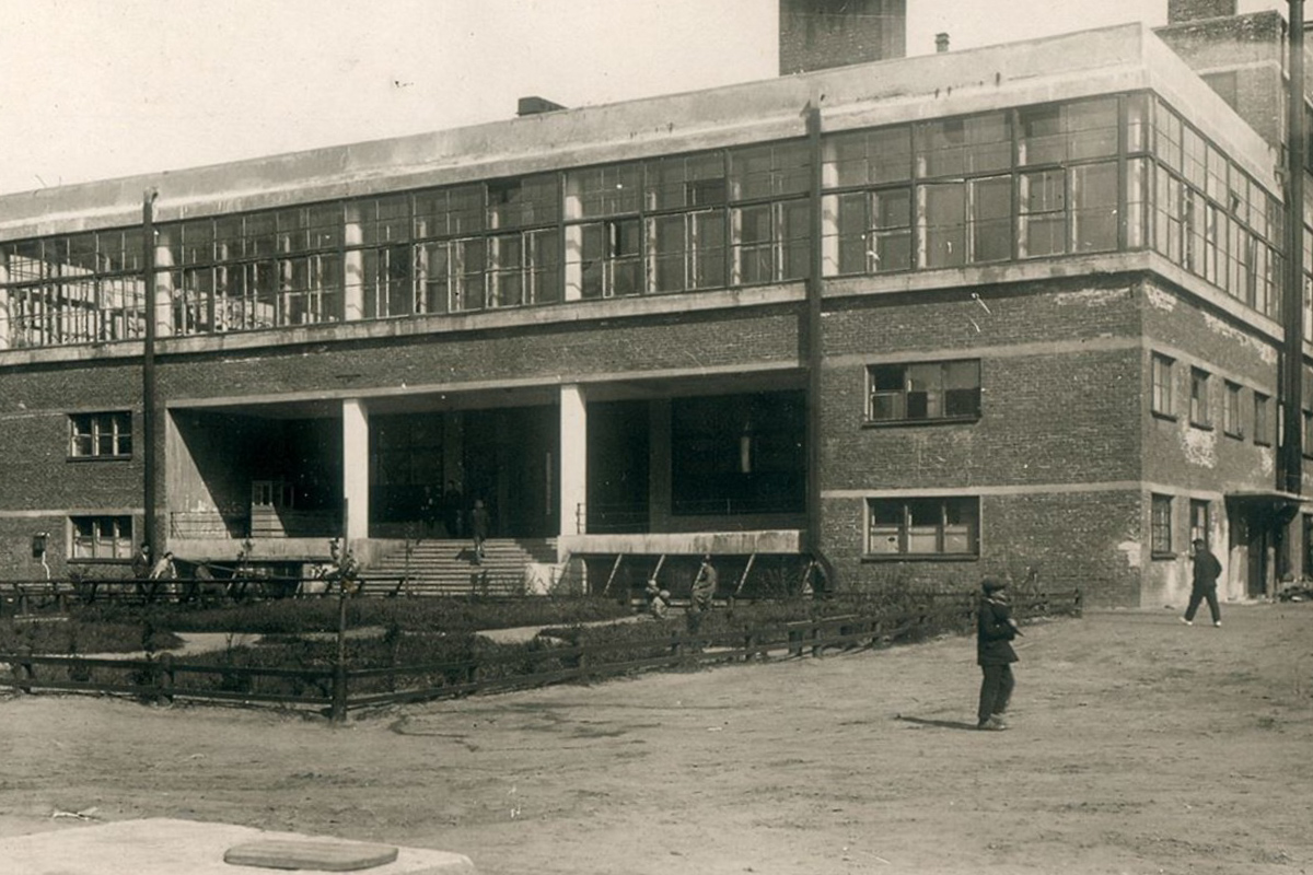 Фабрика-кухня, где записывались в добровольцы. Фото: Музей истории СПбПУ 