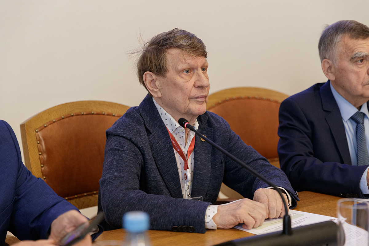 Заведующий кафедрой ЮНЕСКО Политеха, академик РАН Владимир Окрепилов 
