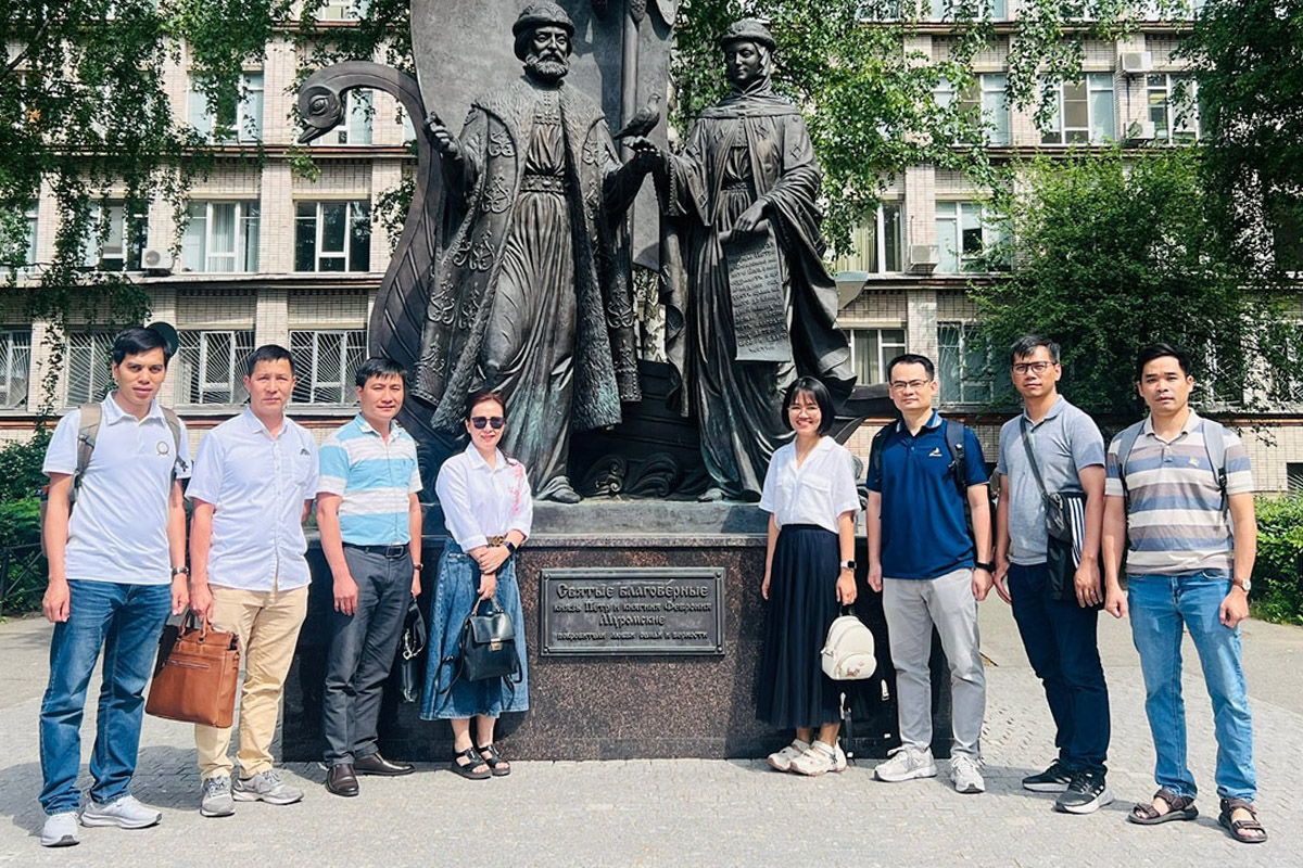 Преподаватели Государственного технического университета им. Ле Куй Дона (Вьетнам) в Политехе