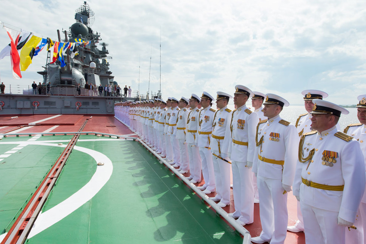 Экипаж подшефного корабля Политеха «Пётр Великий»