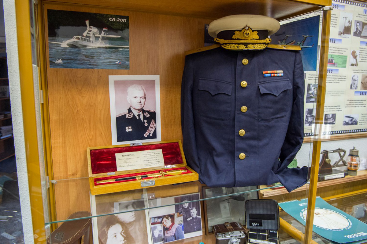 Личные вещи Г. М. Бериева в Музее истории СПбПУ 