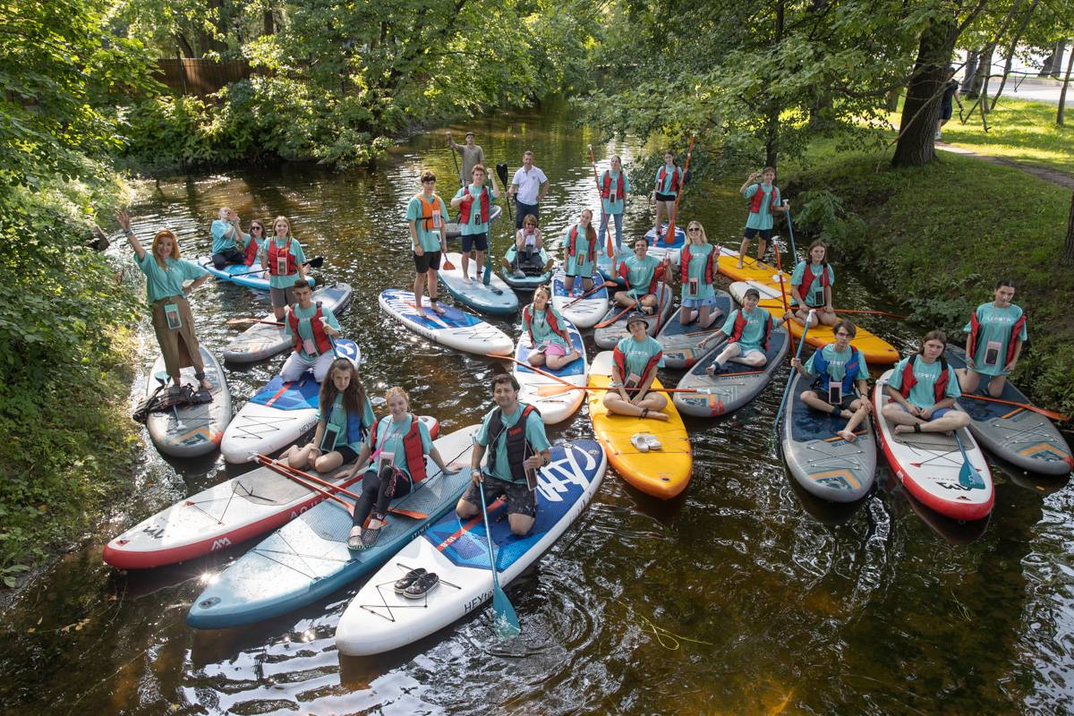 Во время прогулки все подружились 