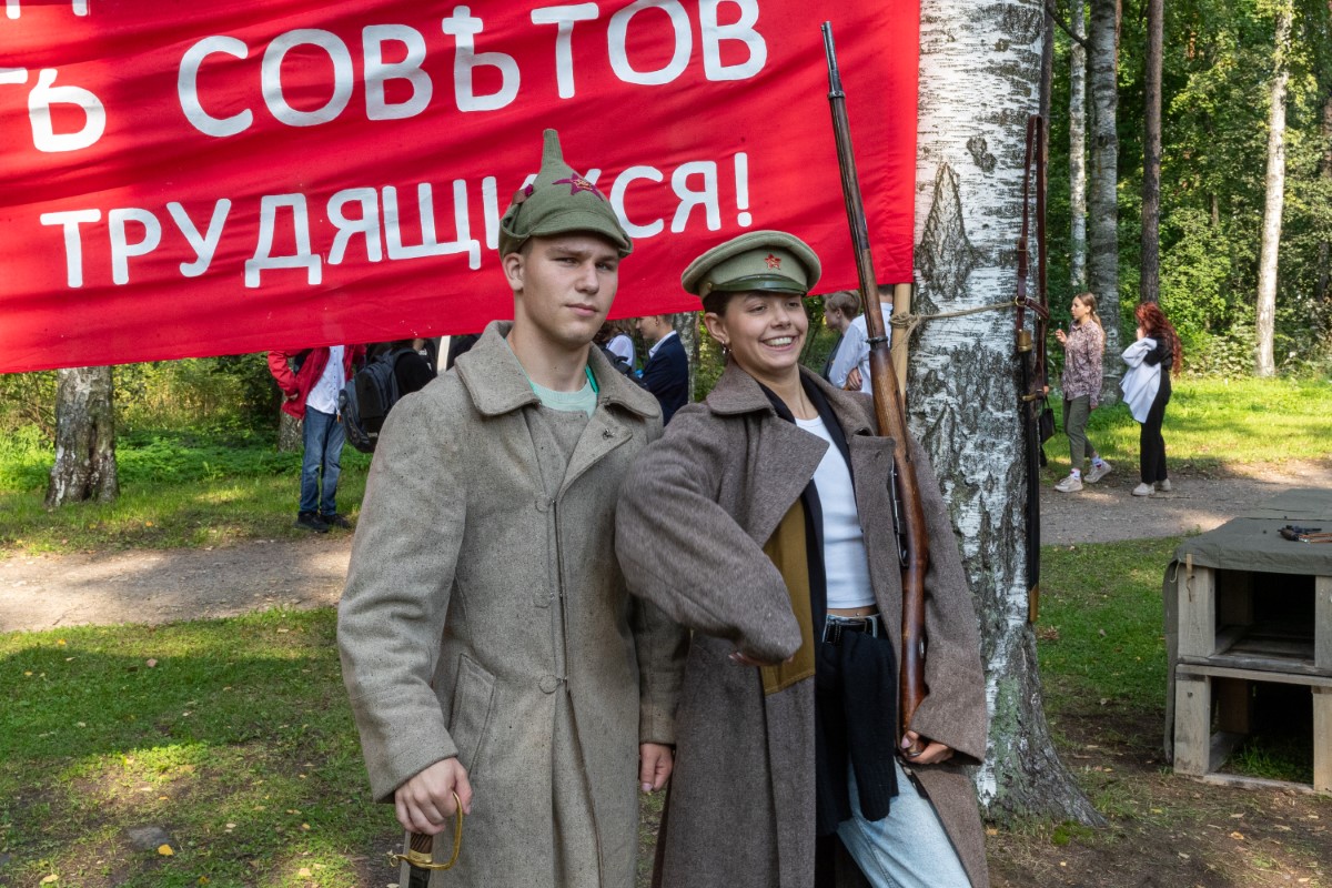 Первокурсники увидели разные эпохи Первокурсники увидели разные эпохи