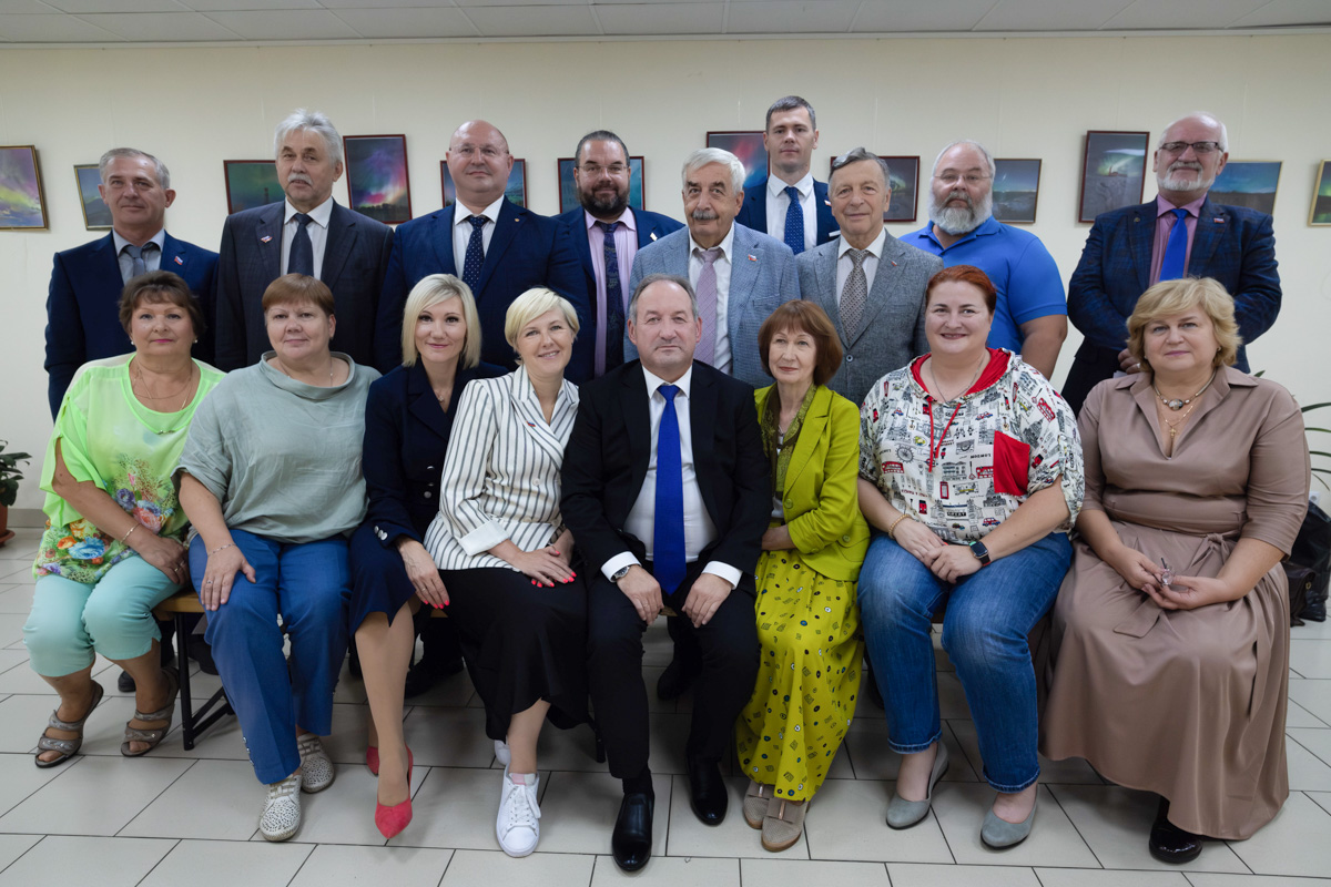 Депутаты МО Академическое 