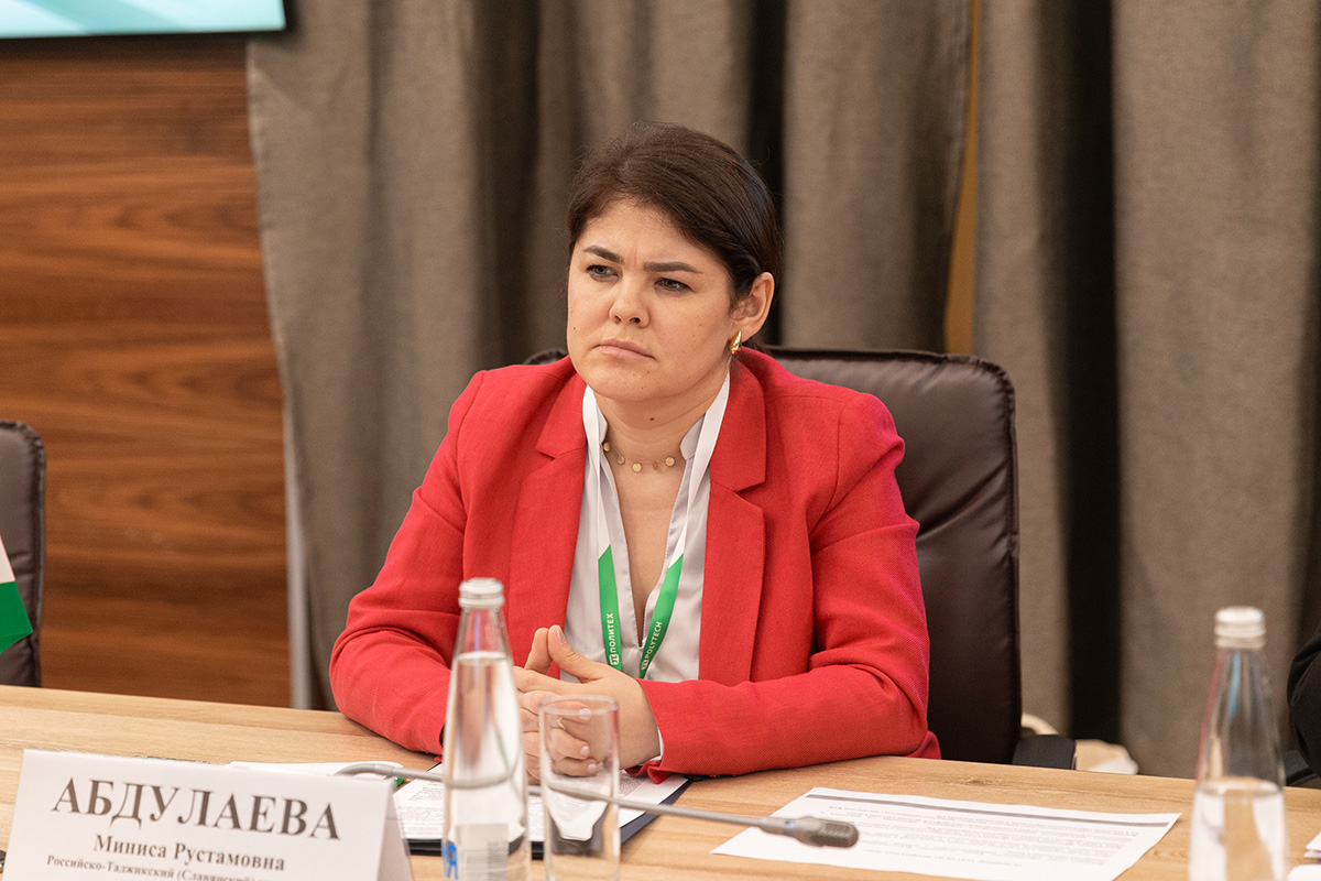 Представители славянских университетов на сессии Представители славянских университетов на сессии