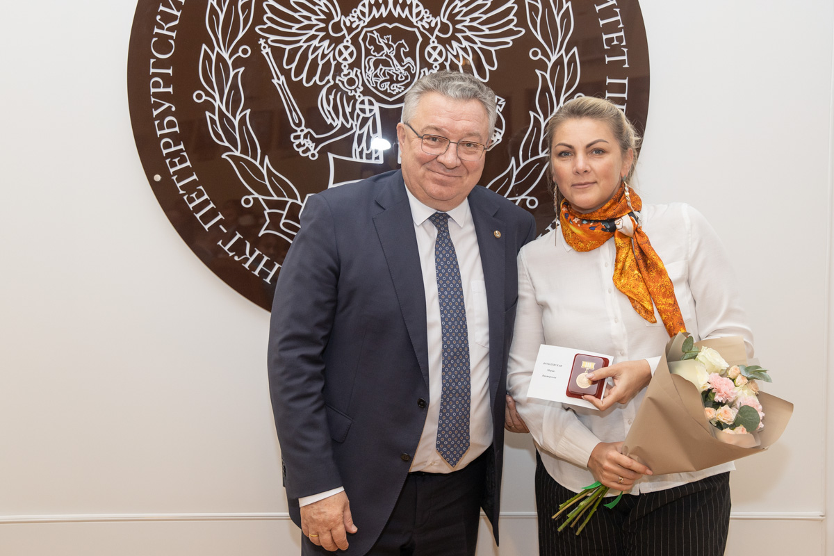 Мария Врублевская получила медаль Минобрнауки Мария Врублевская получила медаль Минобрнауки