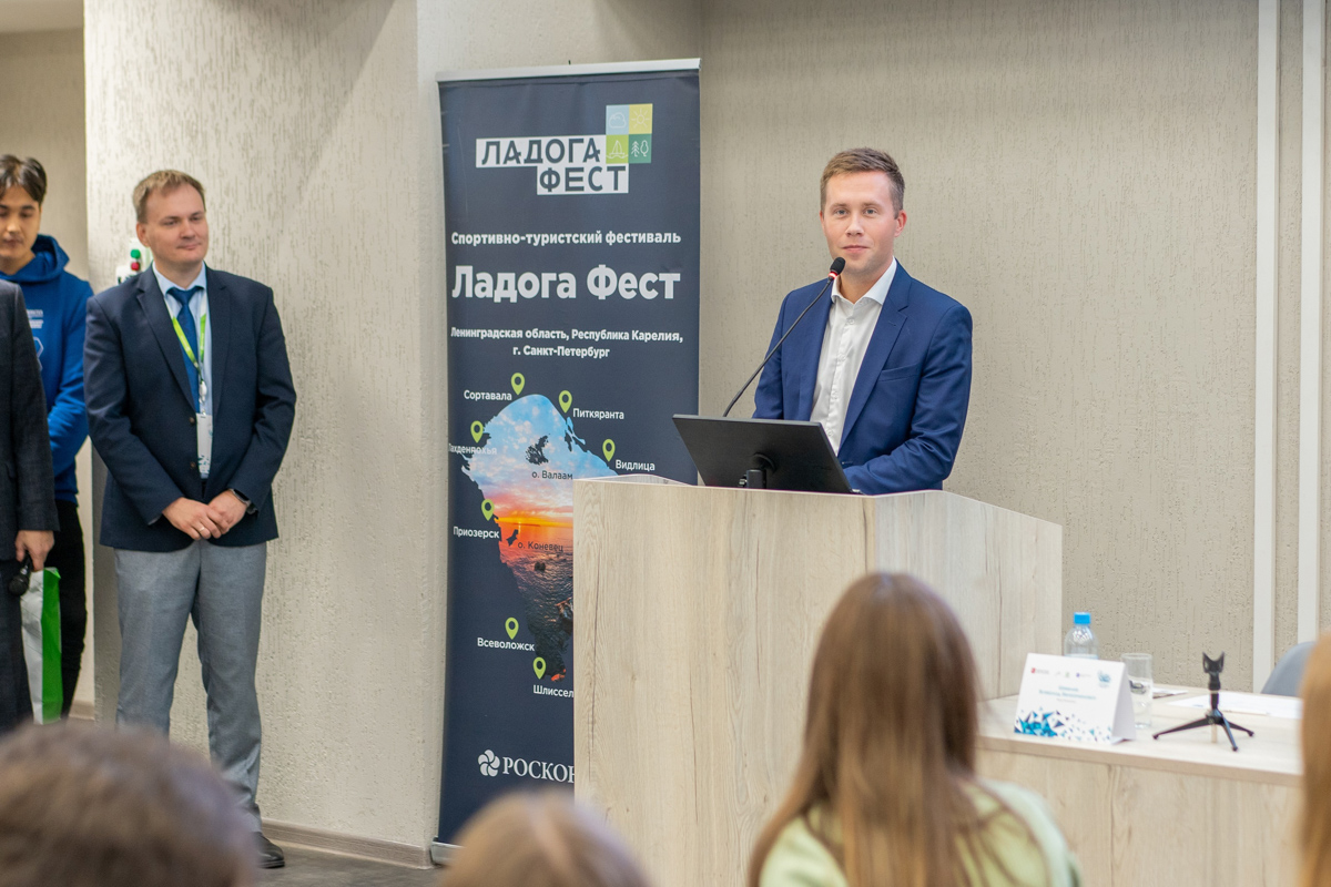 Проректор по молодёжной политике и коммуникативным технологиям СПбПУ Максим Пашоликов Проректор по молодёжной политике и коммуникативным технологиям СПбПУ Максим Пашоликов