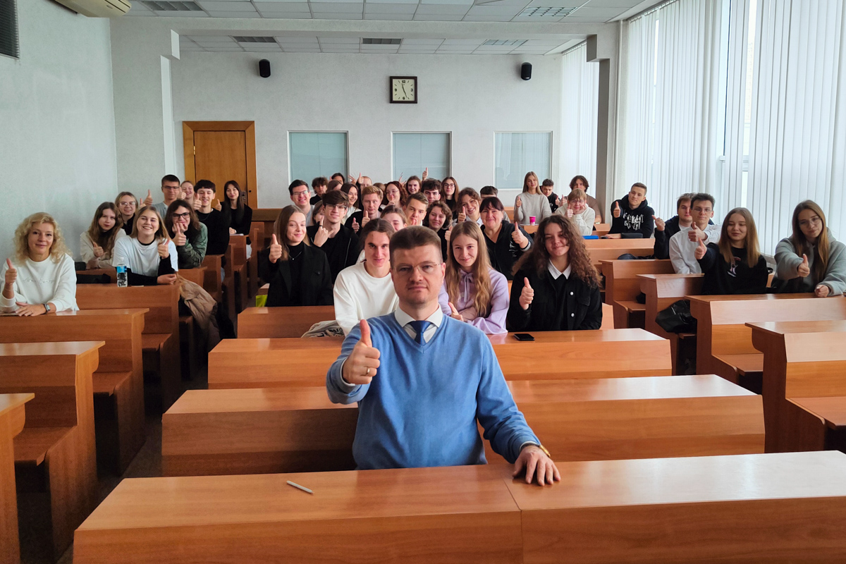 На лекции со студентами факультета маркетинга и логистики БГЭУ 