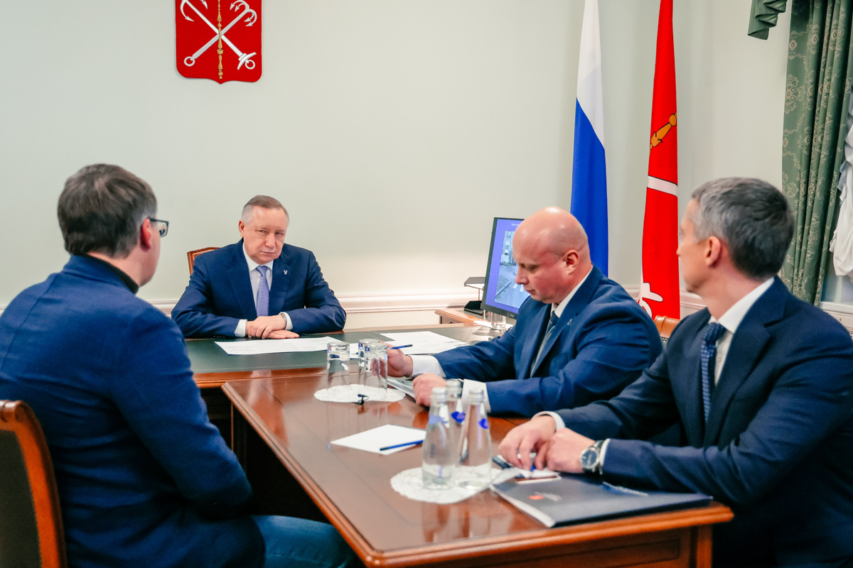 Встреча губернатора Санкт-Петербурга Александра Беглова с заместителем директора ИПМЭиТ Максимом Ивановым во время приёма граждан. Фото: https://www.gov.spb.ru/press/governor/290156