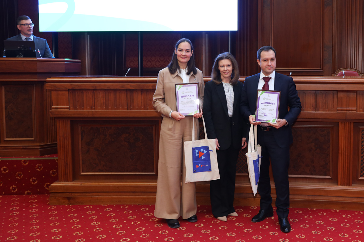 Алена Алёшина, Александра Григорьева, Константин Савичев Алена Алёшина, Александра Григорьева, Константин Савичев