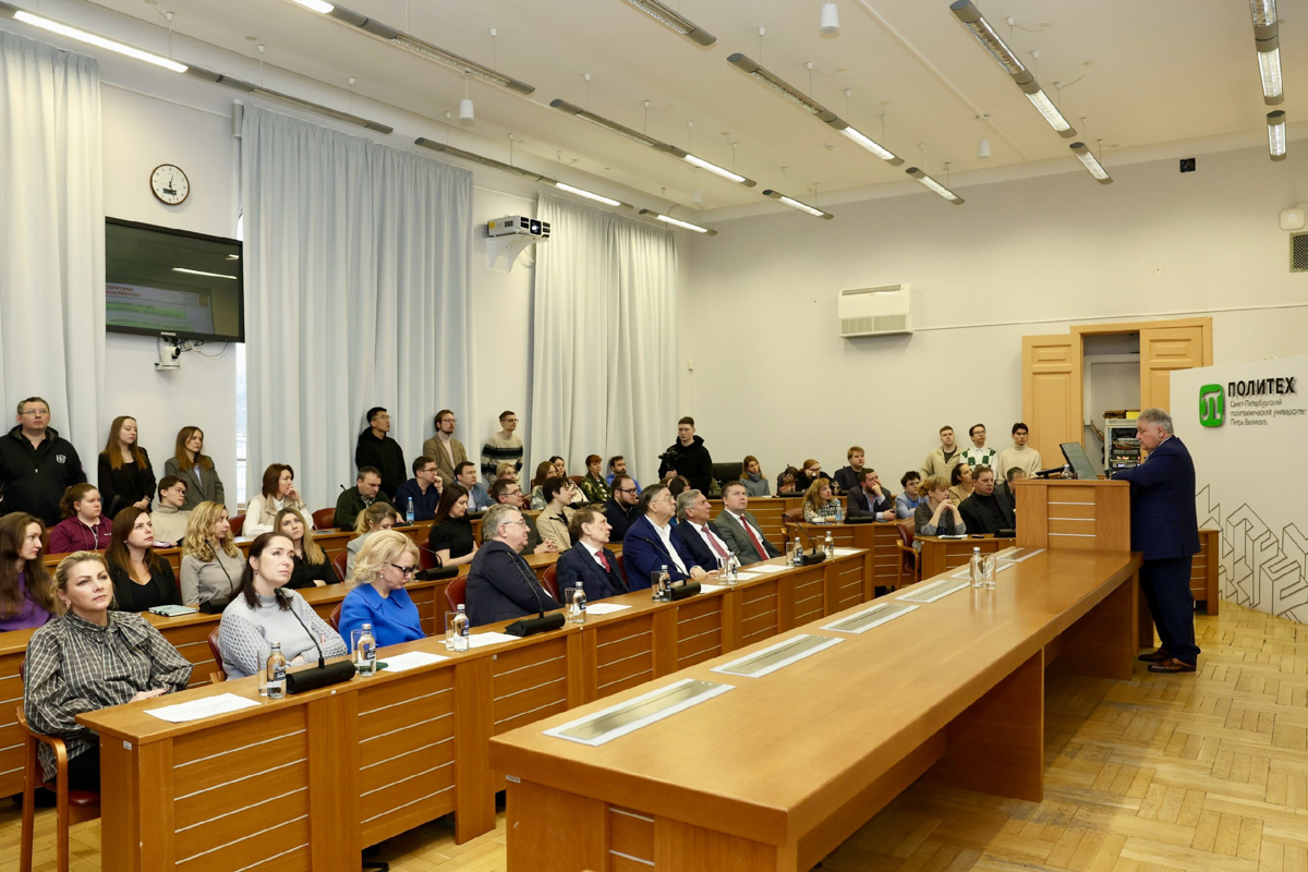 Политехники на лекции Михаила Ковальчука Политехники на лекции Михаила Ковальчука