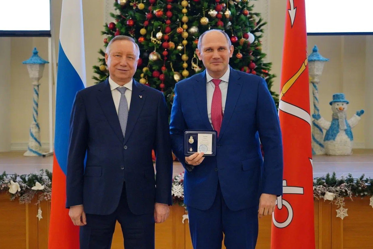 Губернатор Санкт-Петербурга Александр Беглов и руководитель Высшей школы профессиональных тренеров по дзюдо им. А. С. Рахлина ИФКСТ Михаил Рахлин Губернатор Санкт-Петербурга Александр Беглов и руководитель Высшей школы профессиональных тренеров по дзюдо им. А. С. Рахлина ИФКСТ Михаил Рахлин