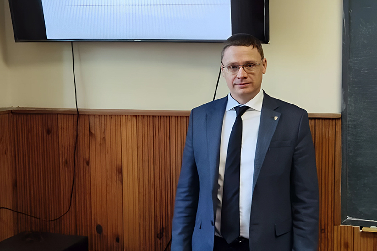В своих лекциях Антон Бызов рассказал о промышленной и пожарной безопасности В своих лекциях Антон Бызов рассказал о промышленной и пожарной безопасности