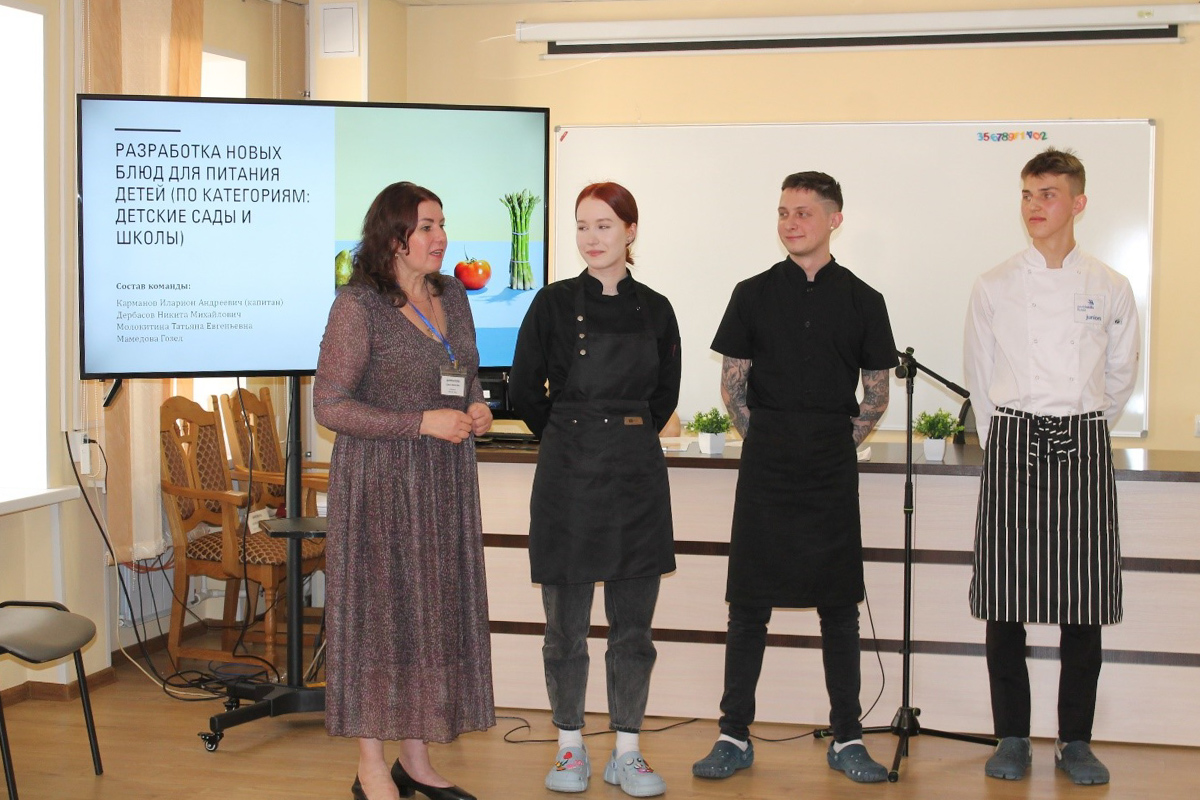 Вместе с профессионалами в работе участвовали студенты 