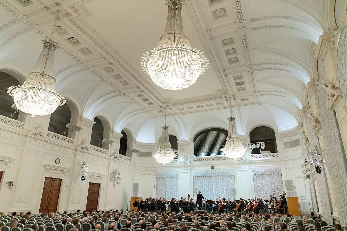 Музыка Дмитрия Шостаковича в исполнении оркестра «Классика» 