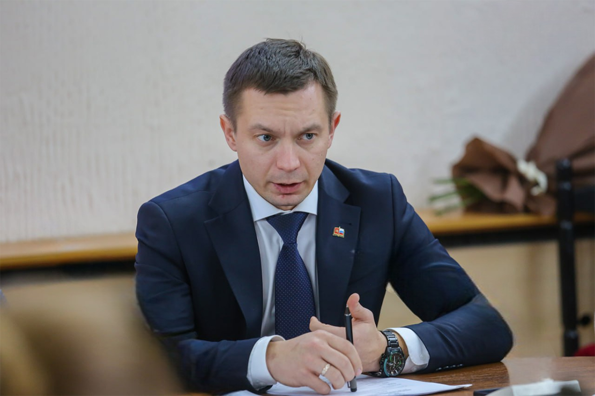 И. о. ректора Кыргызско-Российского Славянского университета Сергей Волков И. о. ректора Кыргызско-Российского Славянского университета Сергей Волков