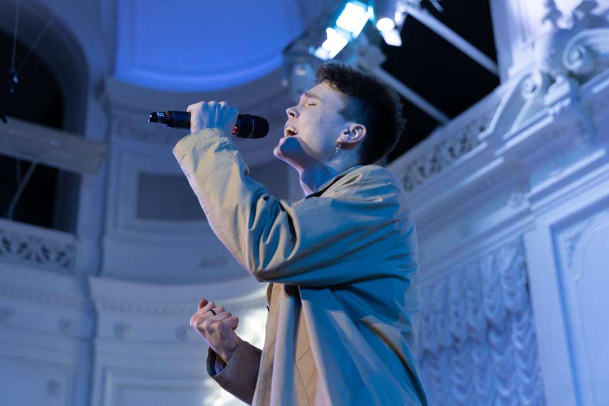 На сцене Белого зала было всё — от авторской песни до хитов мировой эстрады 