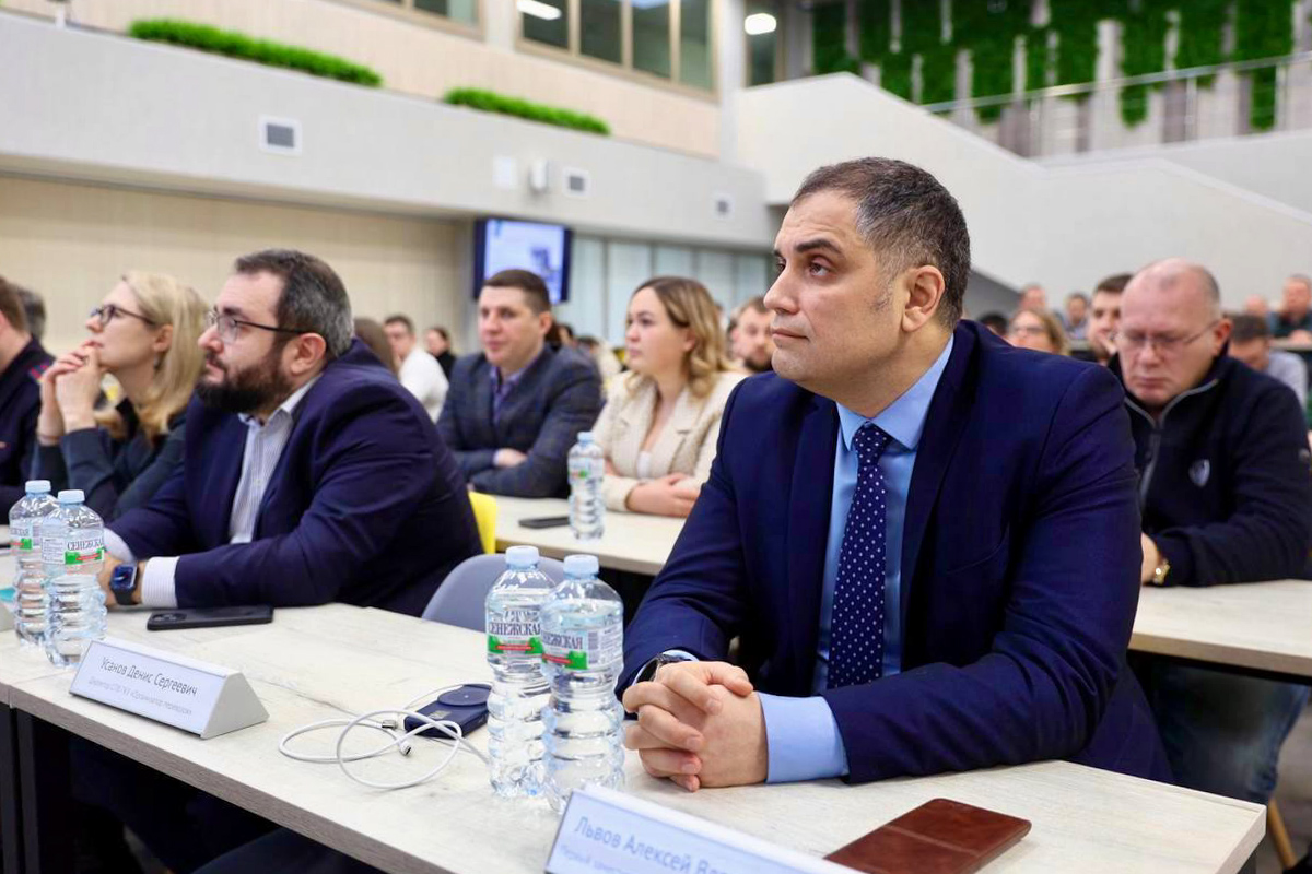 В Политехе обсудили эффективную организацию работы такси в Санкт-Петербурге 