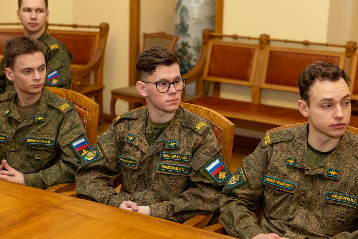 Студенты Политеха задавали разные вопросы Студенты Политеха задавали разные вопросы