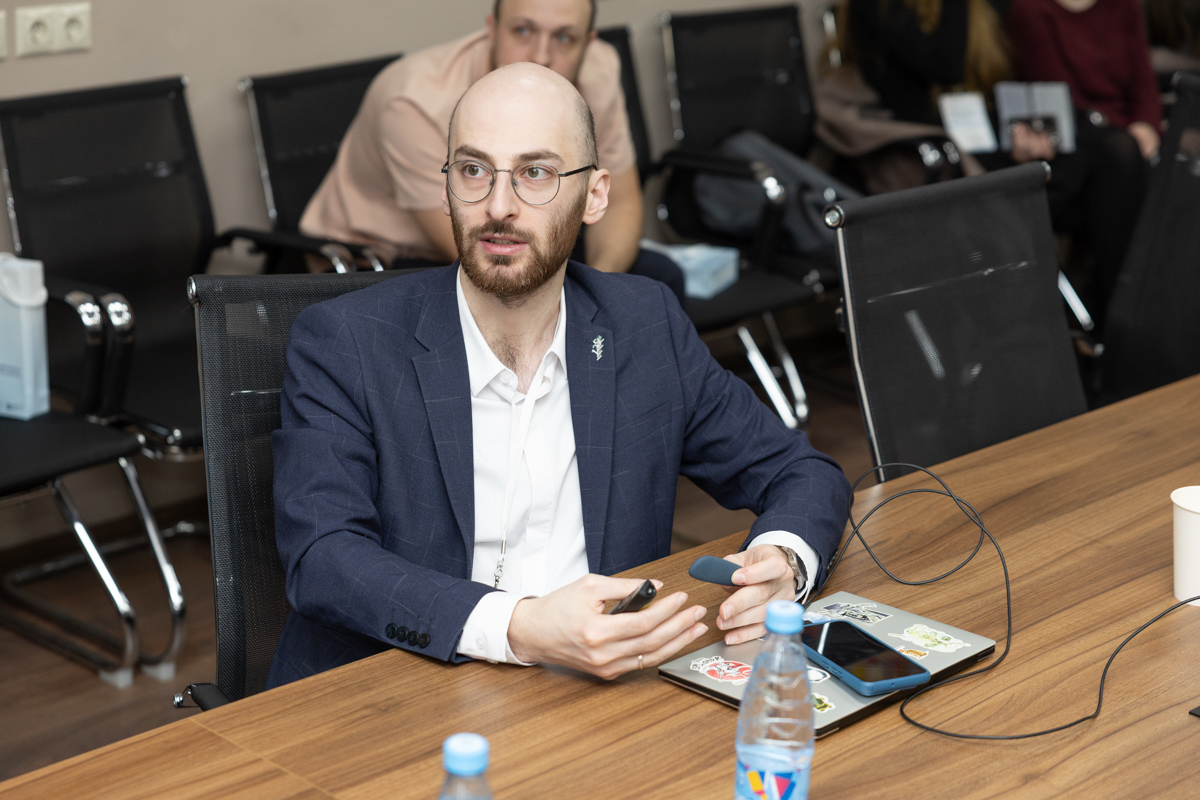 Заведующий лабораторией «Системная динамика» Анги Схведиани Заведующий лабораторией «Системная динамика» Анги Схведиани