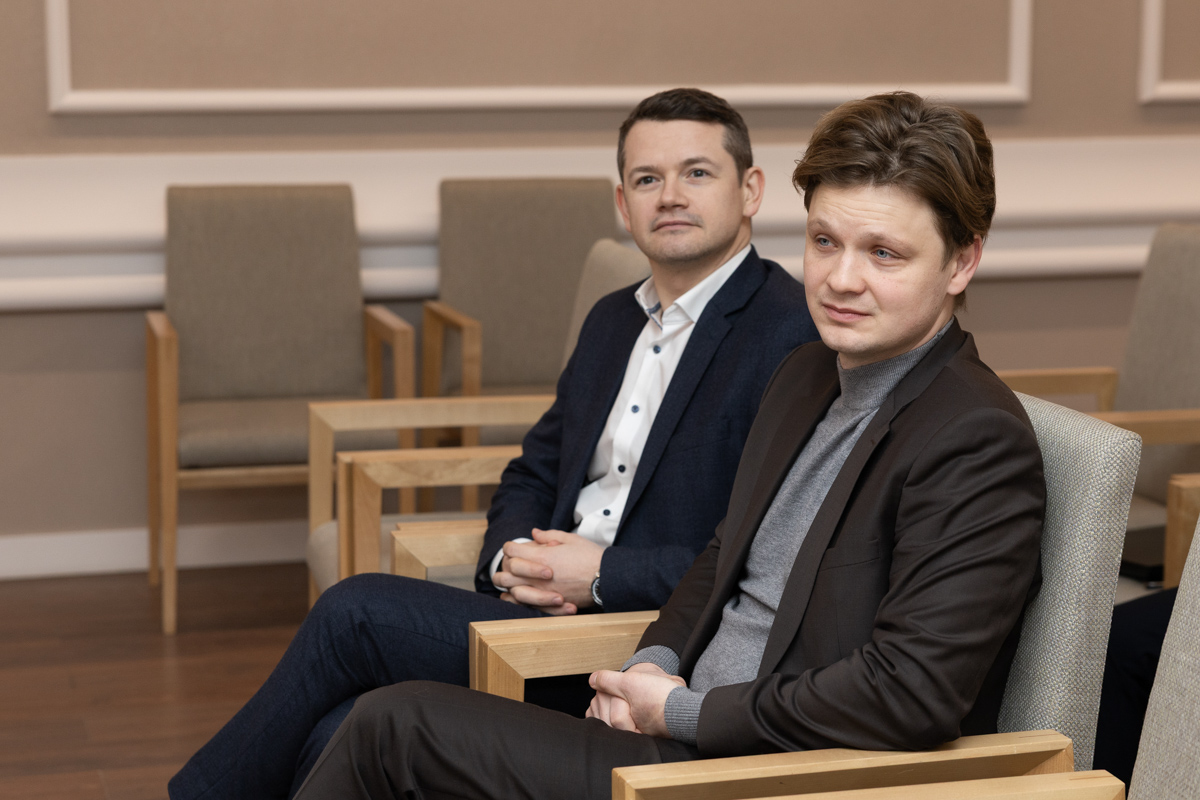 Михаил Раджабов, руководитель программы по работе с научным и инновационным сообществом научного подразделения «Газпром нефти» и Дмитрий Богданов, директор НОЦ «Газпромнефть-Политех» на открытии кейс-чемпионата