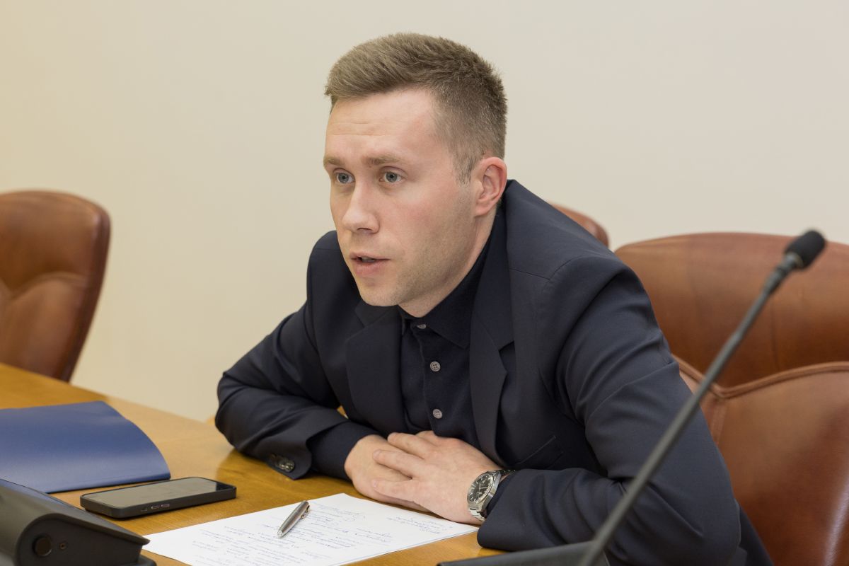 Проректор по молодёжной политике и коммуникативным технологиям СПбПУ Максим Пашоликов Проректор по молодёжной политике и коммуникативным технологиям СПбПУ Максим Пашоликов