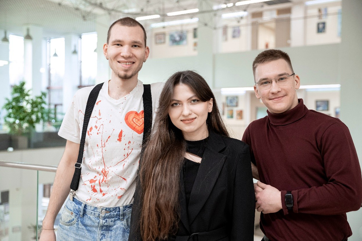 Артём Щербак, Ксения Григорьева и Степан Акимов 