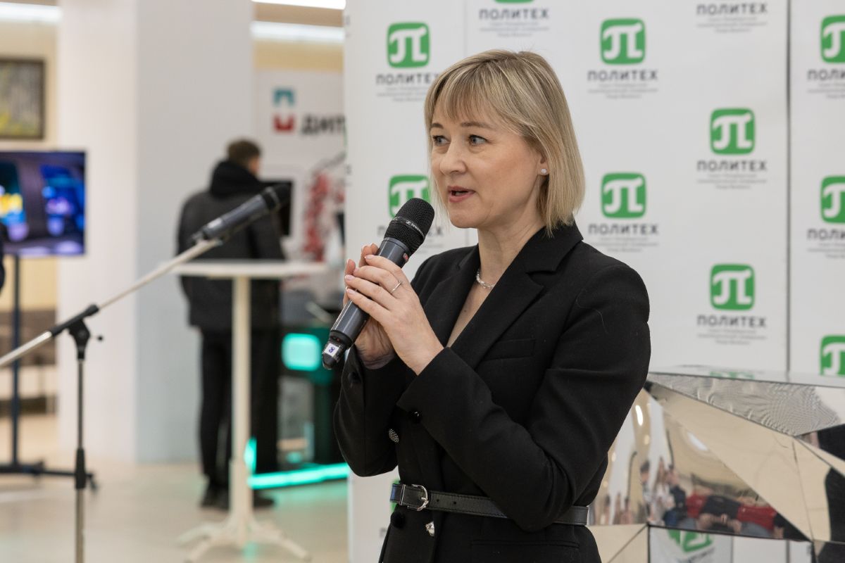 Руководитель направления по работе с молодыми талантами «Северстали» Светлана Барабанцева Руководитель направления по работе с молодыми талантами «Северстали» Светлана Барабанцева