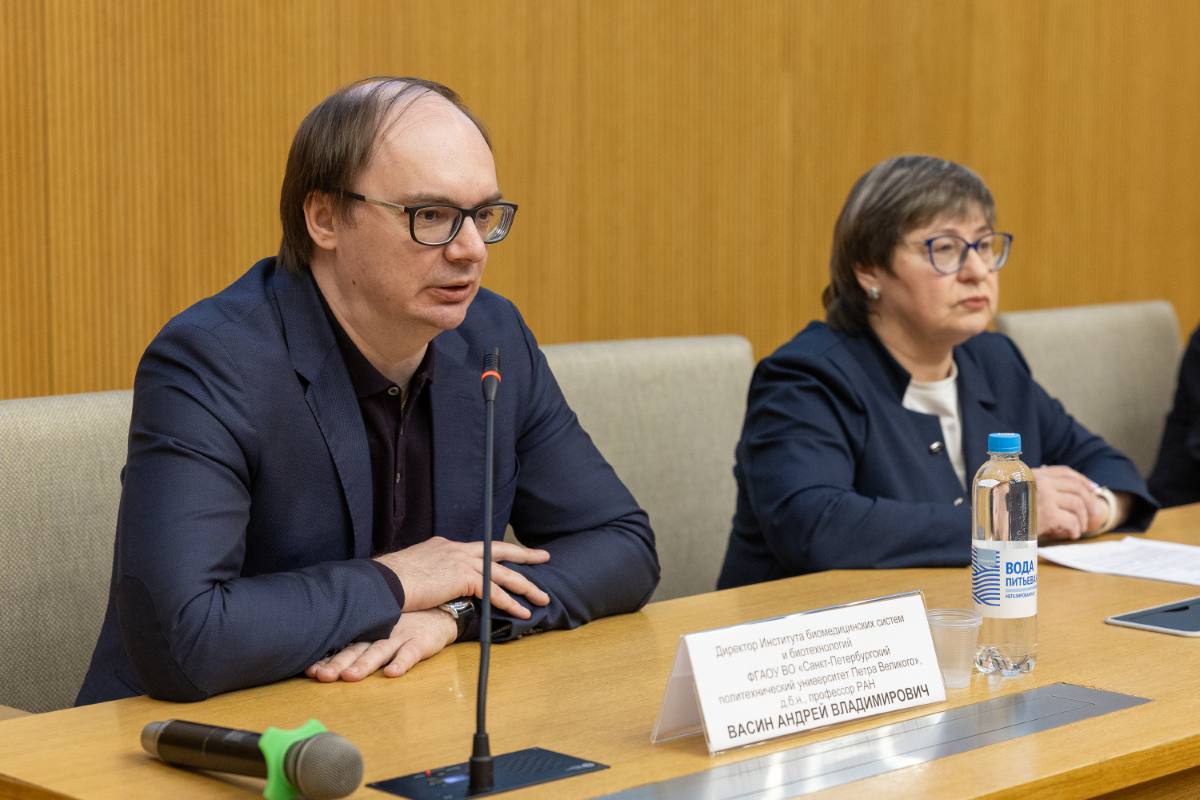 Директор ИБСиБ Андрей Васин Директор ИБСиБ Андрей Васин