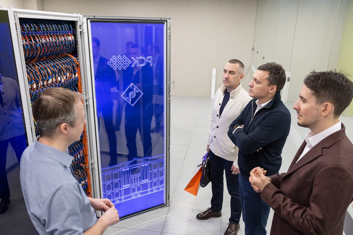 Представители «Ростелекома» в Суперкомпьютерном центре Политеха 