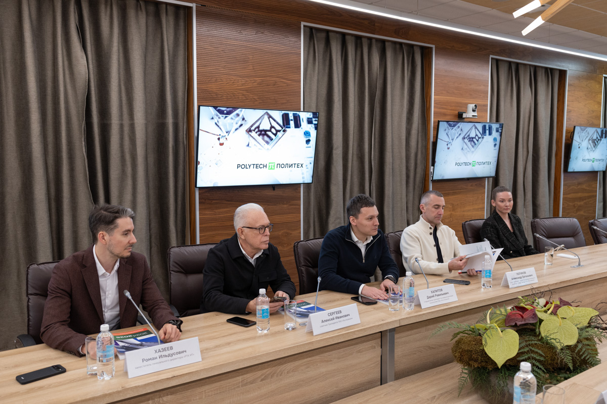 Заместитель генерального директора «РТК ИТ» Роман Хазеев, советник президента ПАО «Ростелеком» Алексей Сергеев, заместитель президента, председателя правления ПАО «Ростелеком» Дарий Халитов, директор макрорегионального филиала «Северо-Запад» ПАО «Ростелеком» Александр Логинов 