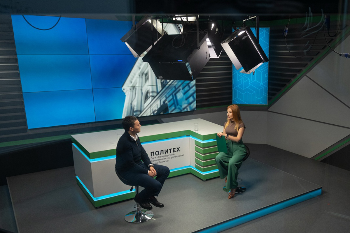 Прямой эфир с заместителем президента «Ростелекома» Дарием Халитовым провела начальник Управления по связям с общественностью Марианна Дьякова 