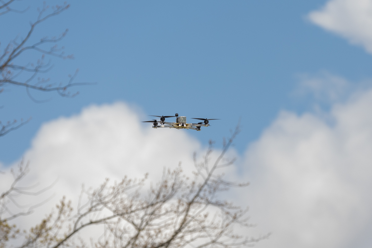 FPV-дроны внезапно появились над головами участников тренировки и зрителей 