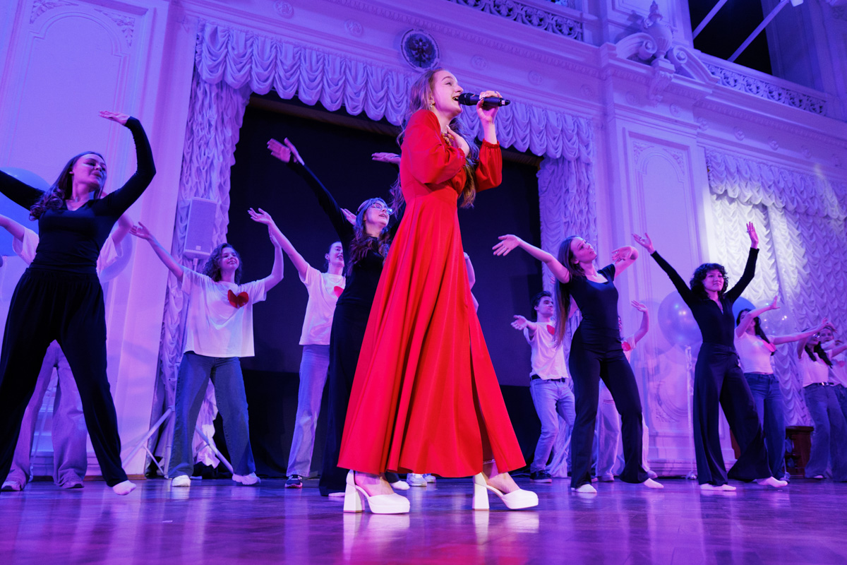 Финал посетило более 200 человек 