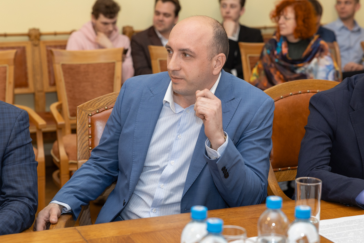 Директор Студенческого городка Вячеслав Ольшевский Директор Студенческого городка Вячеслав Ольшевский