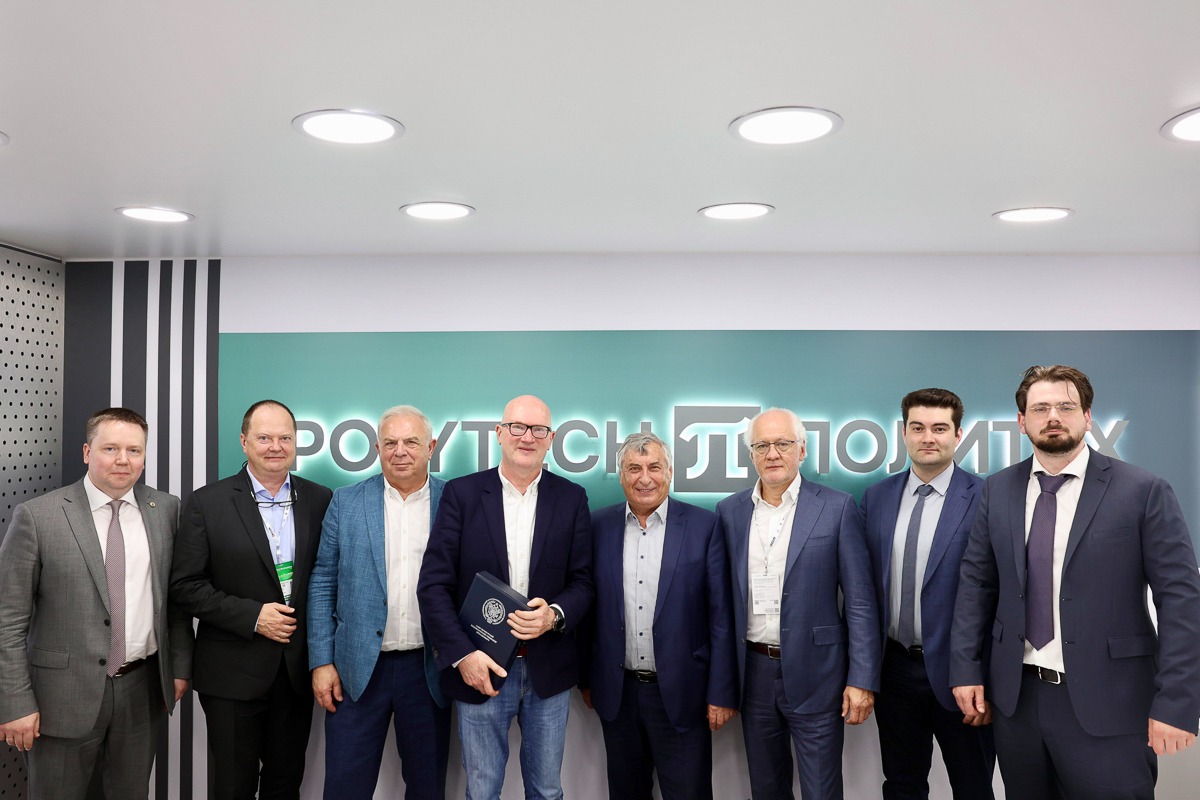 Участники переговоров 